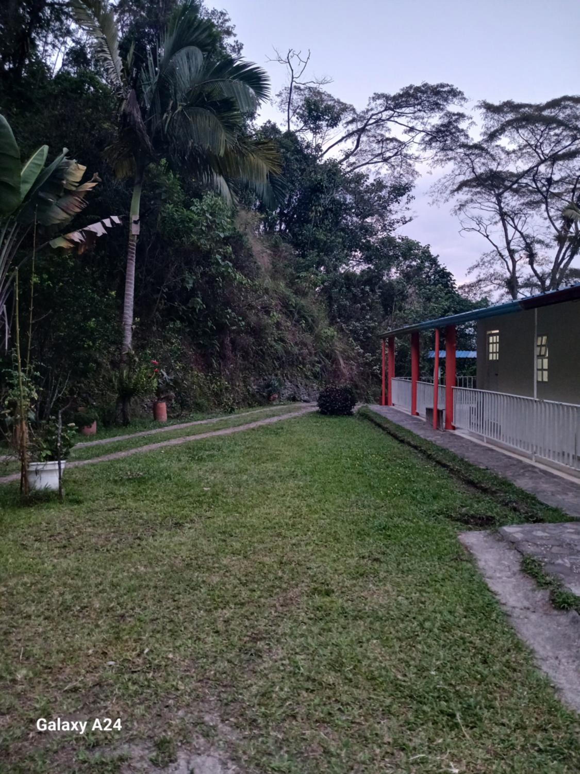 EL Refugio