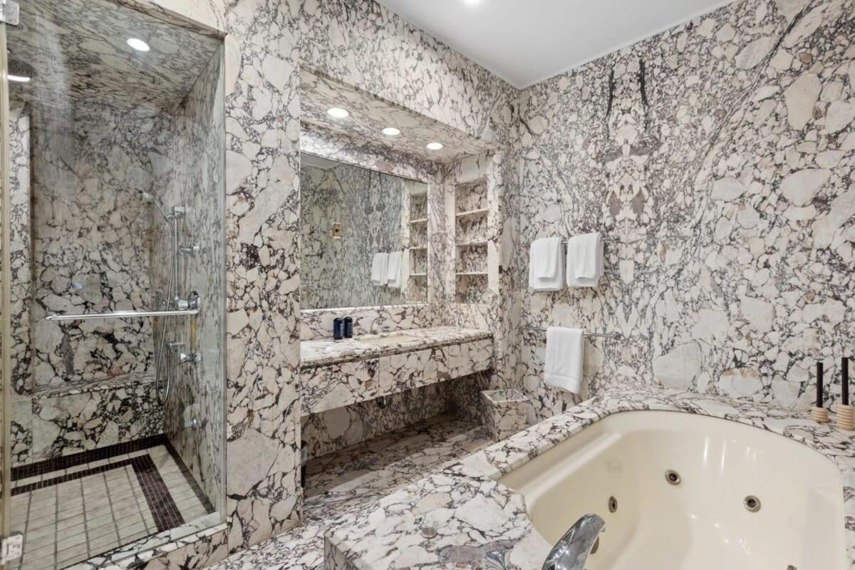 Chelsea Canvas II by RoveTravel Large 3BR Duplex