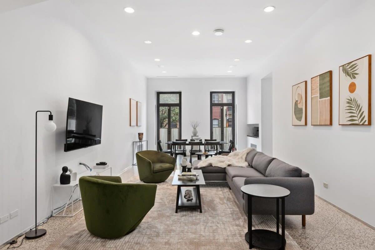 Chelsea Canvas II by RoveTravel Large 3BR Duplex