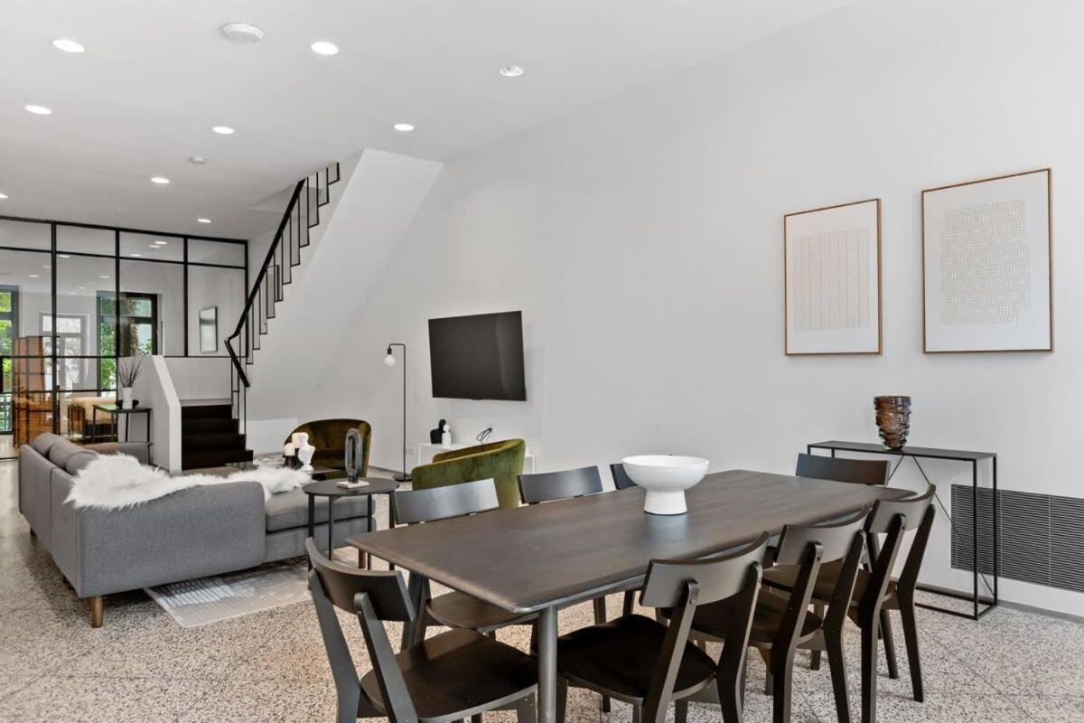 Chelsea Canvas II by RoveTravel Large 3BR Duplex
