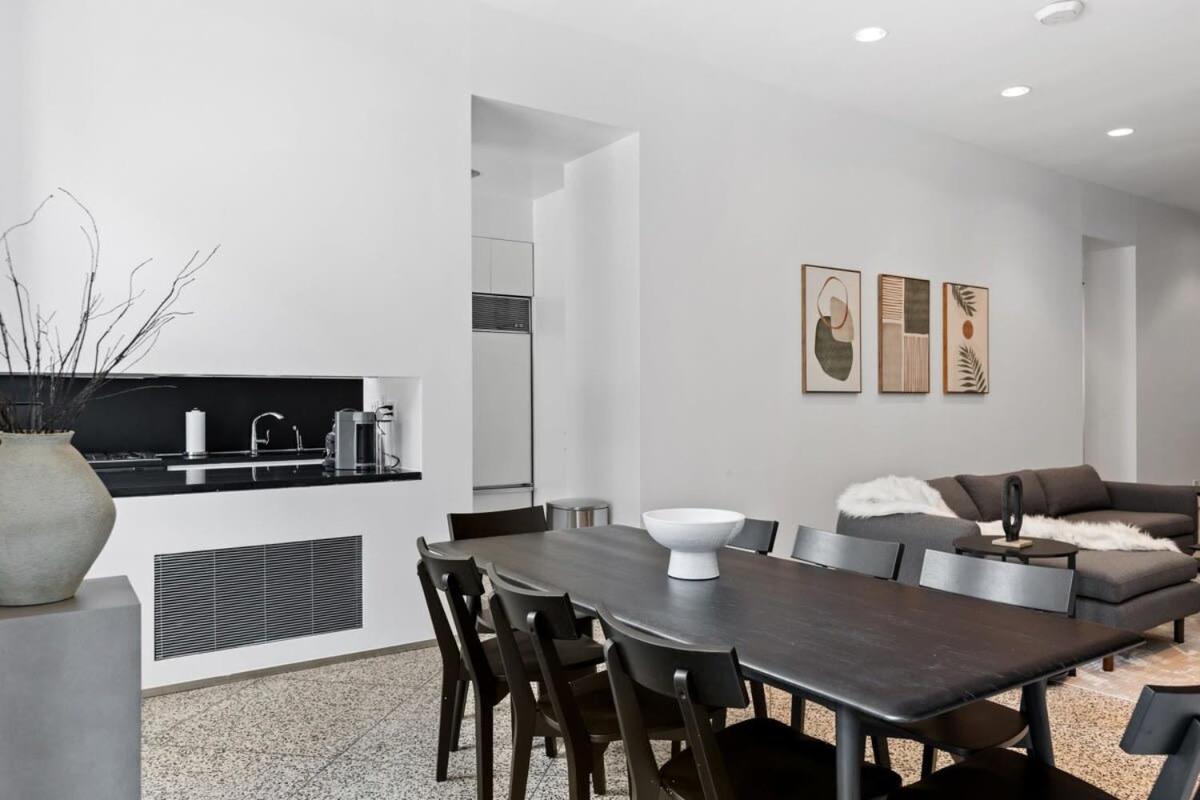 Chelsea Canvas II by RoveTravel Large 3BR Duplex