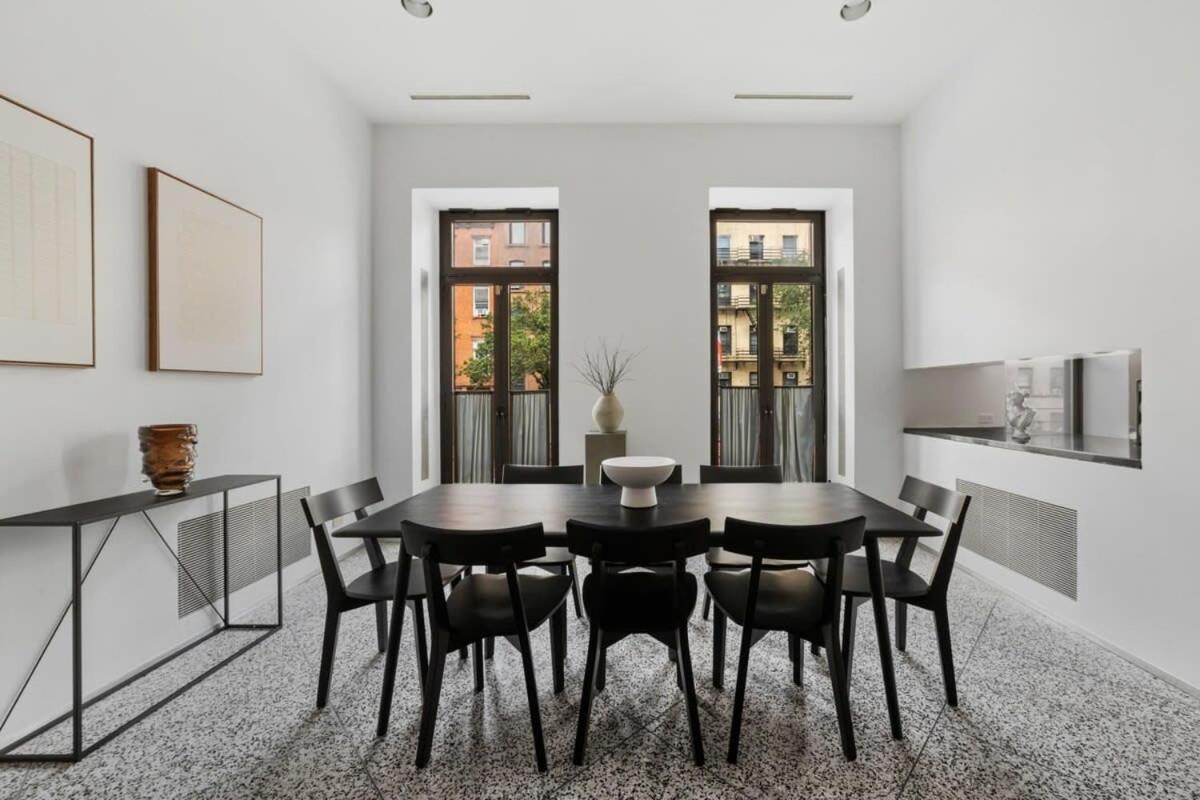 Chelsea Canvas II by RoveTravel Large 3BR Duplex