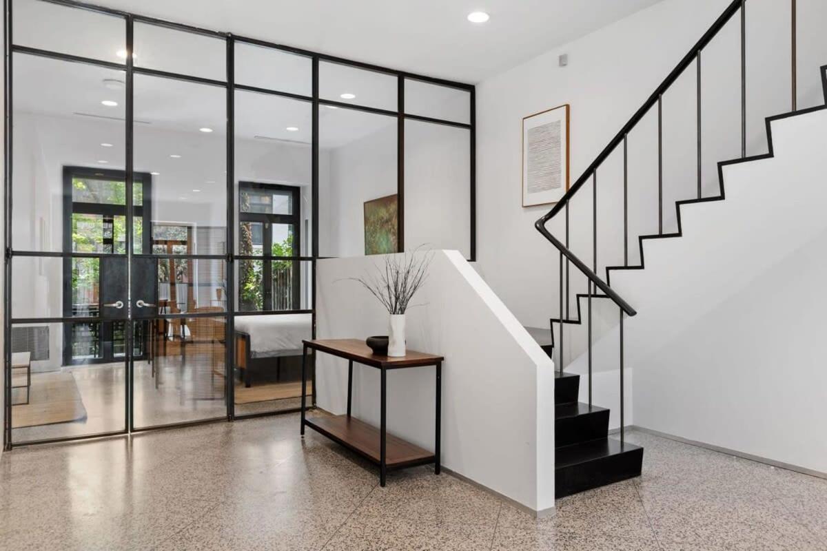 Chelsea Canvas II by RoveTravel Large 3BR Duplex