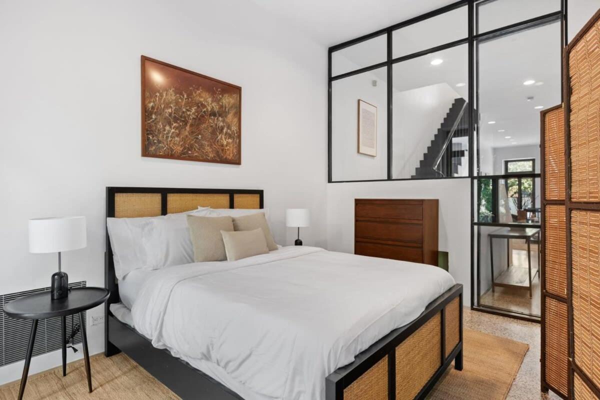 Chelsea Canvas II by RoveTravel Large 3BR Duplex