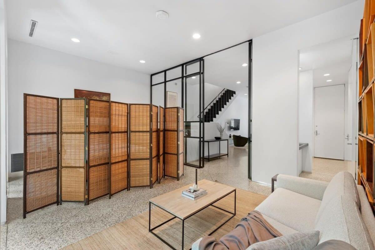 Chelsea Canvas II by RoveTravel Large 3BR Duplex