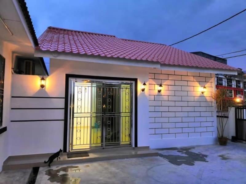 Pantai Remis Homestay 118A photo 1