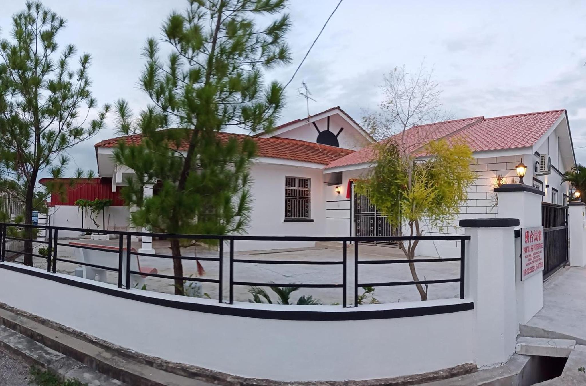 Pantai Remis Homestay 118A photo 8