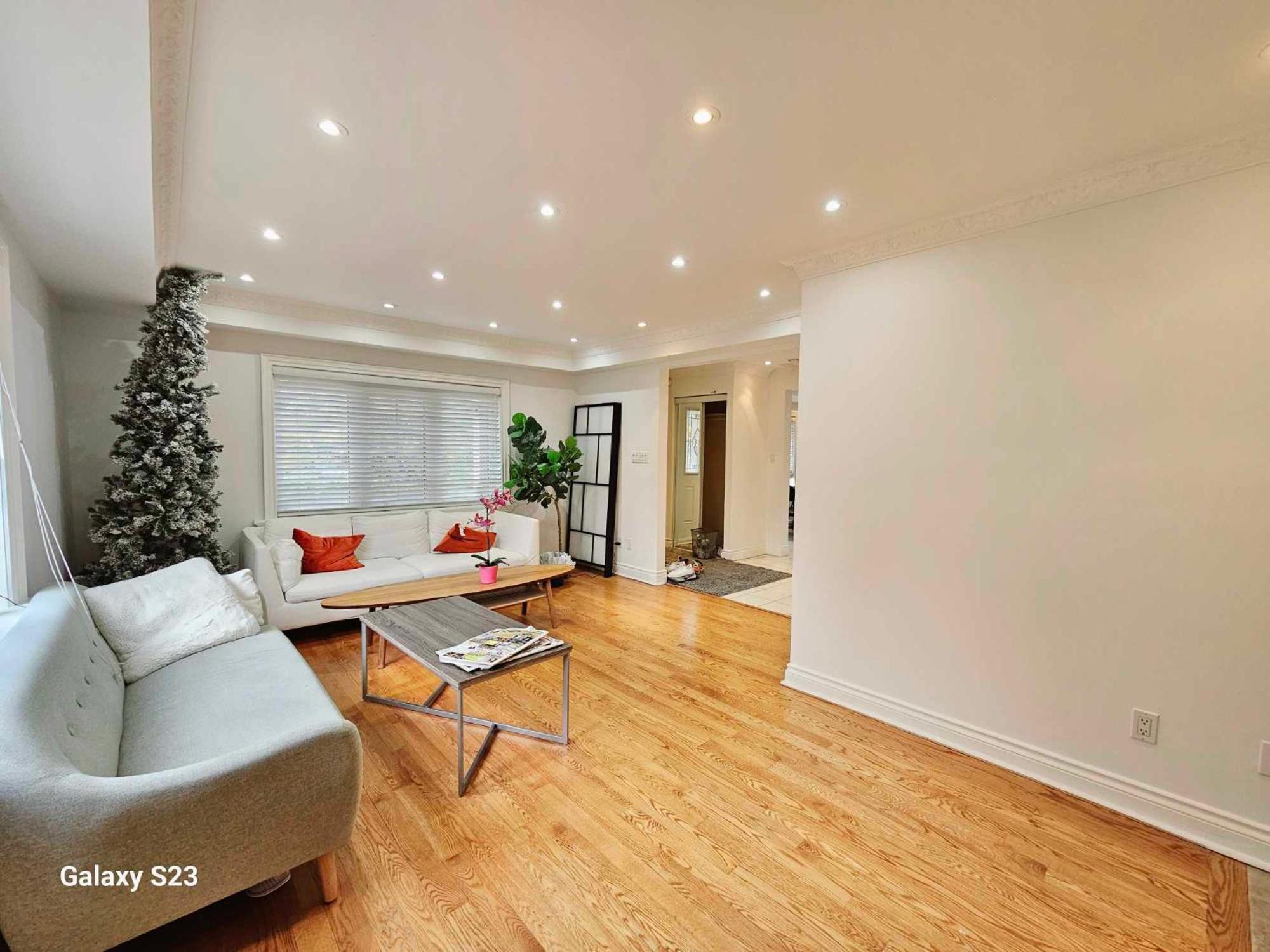 Beautiful Room at Yonge and Sheppard and North York Centre