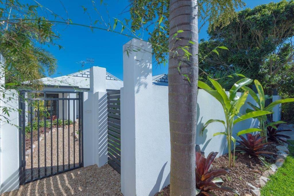 Pacific Palms ~ Family Home close to Beach, Pool