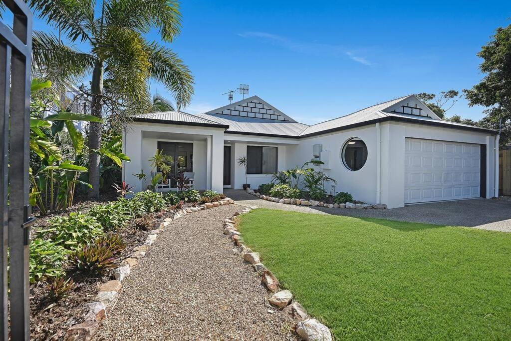 Pacific Palms ~ Family Home close to Beach, Pool