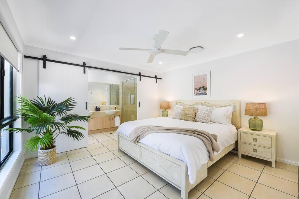 Pacific Palms ~ Family Home close to Beach, Pool