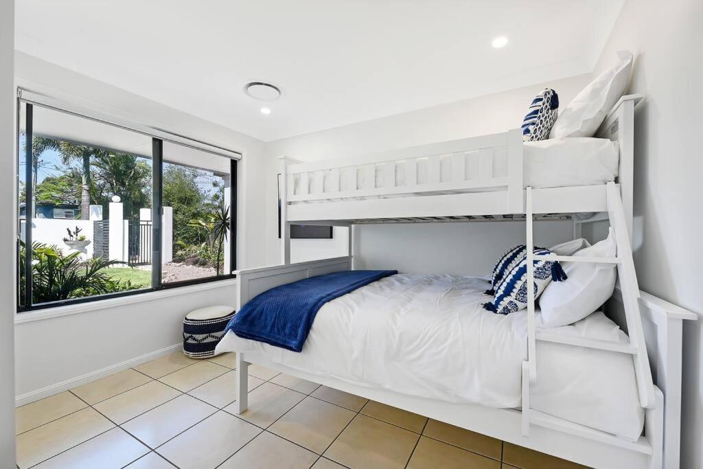 Pacific Palms ~ Family Home close to Beach, Pool