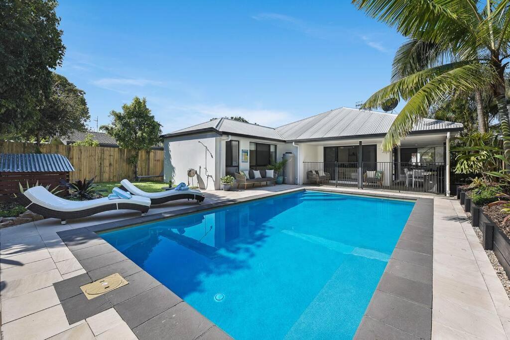 Pacific Palms ~ Family Home close to Beach, Pool