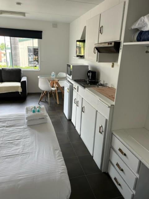 Batemans Bay Holiday Park & Hostel