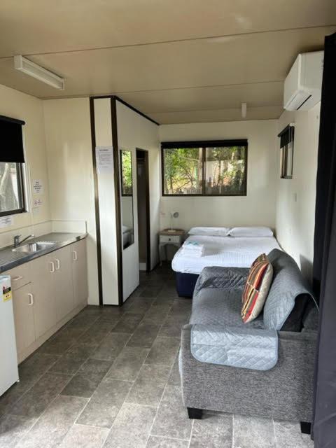 Batemans Bay Holiday Park & Hostel
