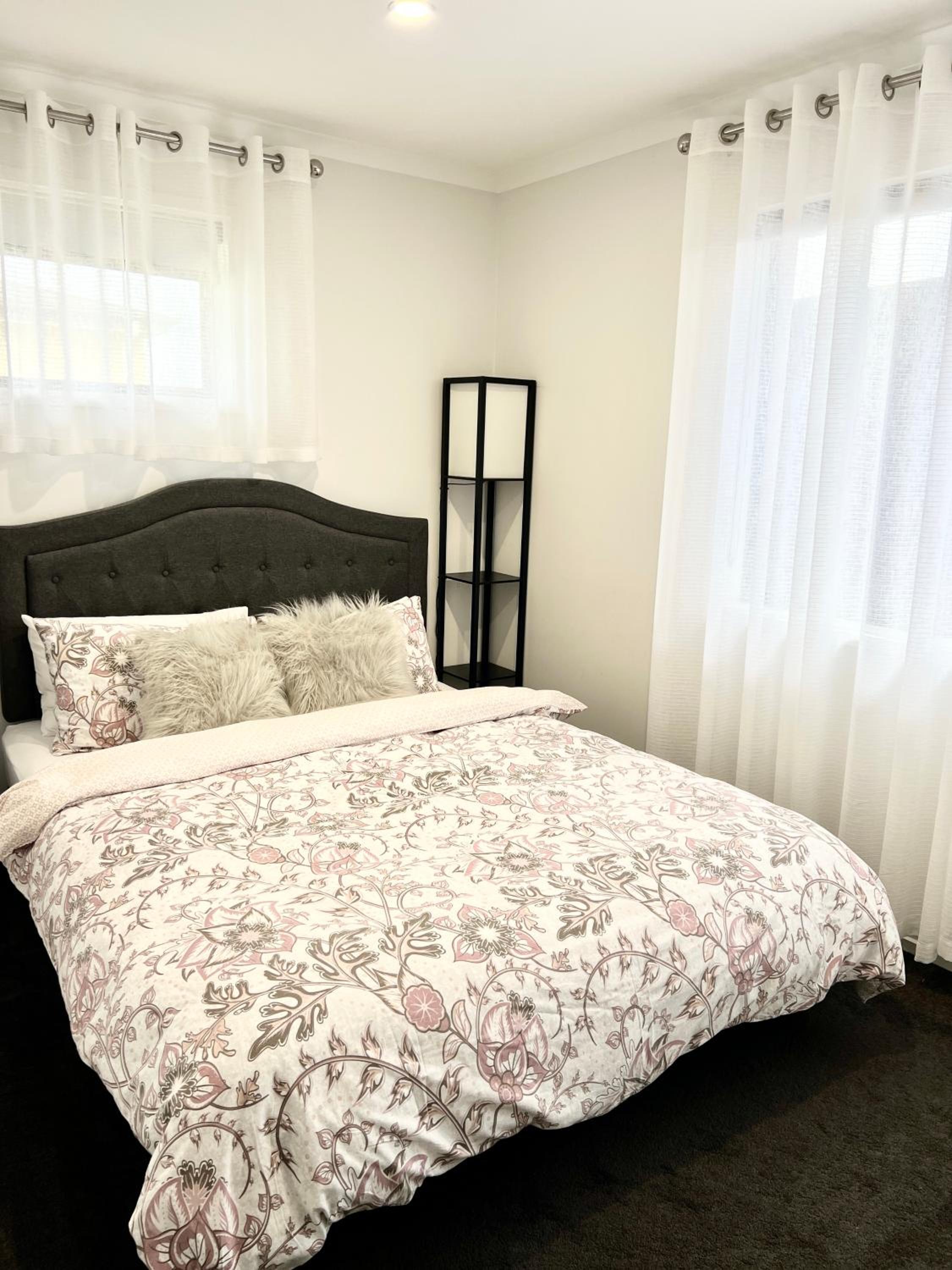 New Lynn Dream guest house