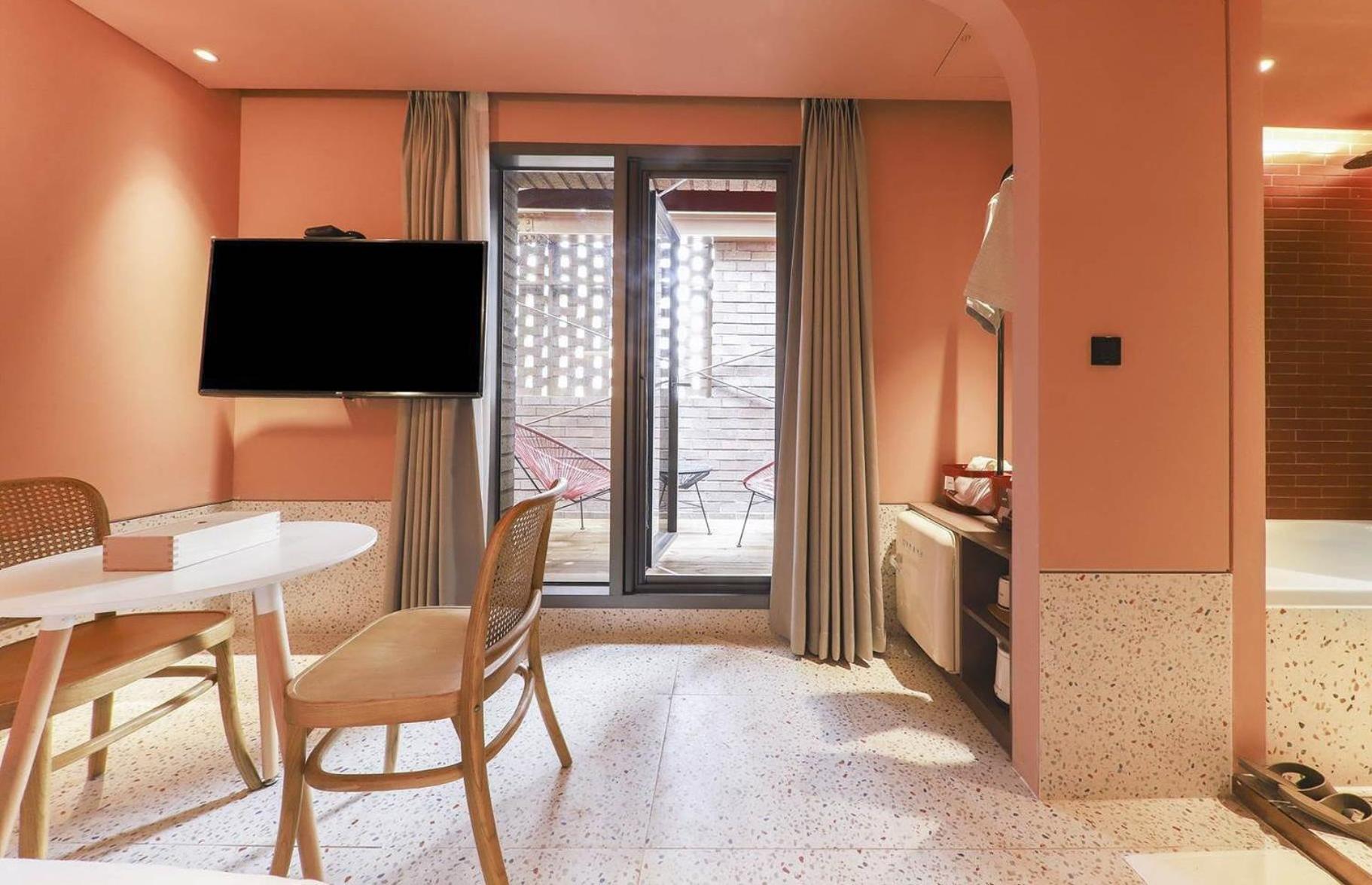 hotel room