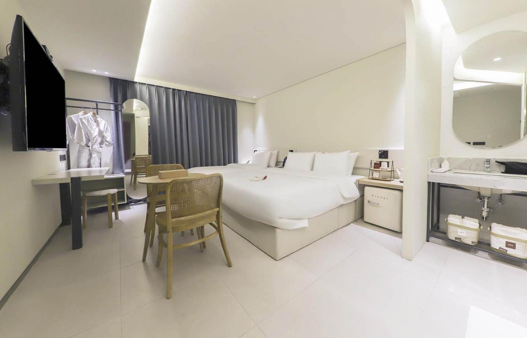 hotel room