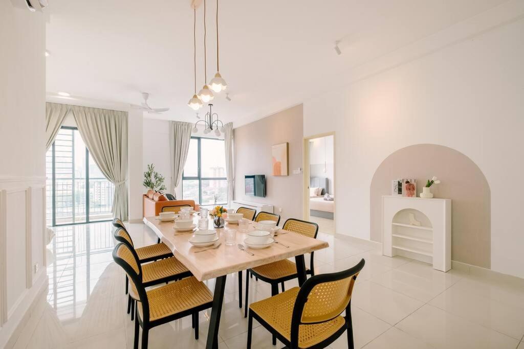 Shamelin Star Spacious Home 8pax3BR InfinityPool 中文