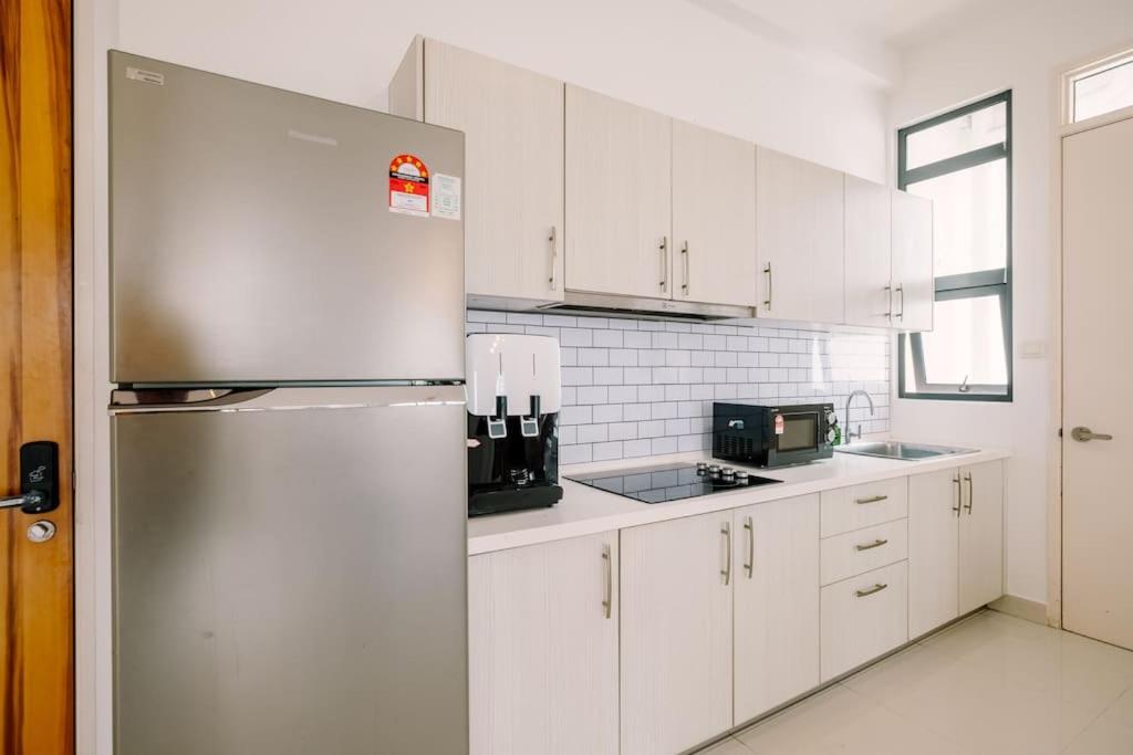 Shamelin Star Spacious Home 8pax3BR InfinityPool 中文