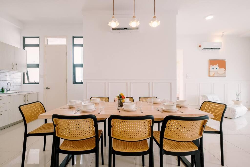 Shamelin Star Spacious Home 8pax3BR InfinityPool 中文