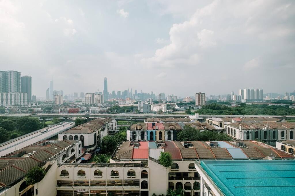 Shamelin Star Spacious Home 8pax3BR InfinityPool 中文