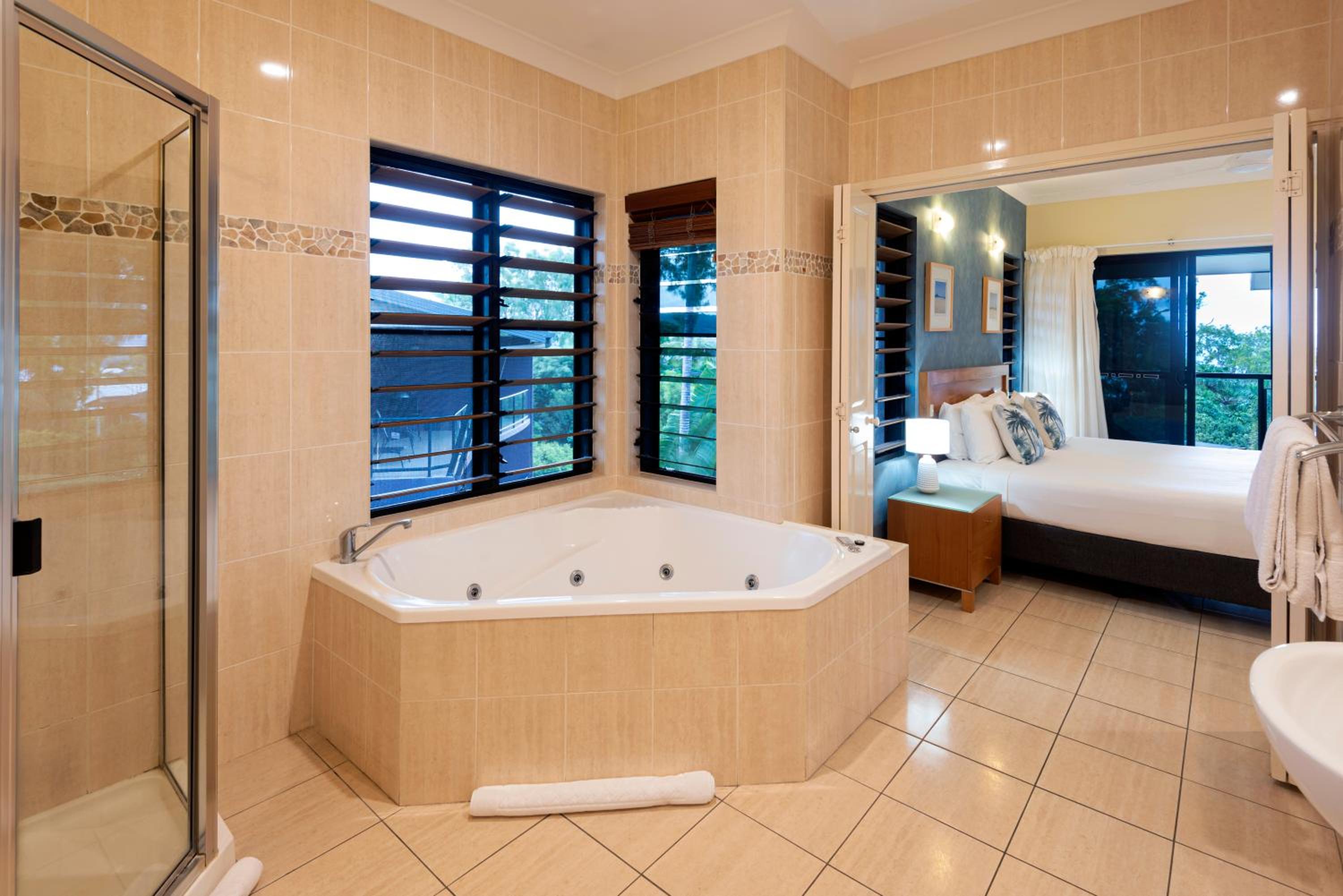 Anchorage Apartments on Hamilton Island by HIHA