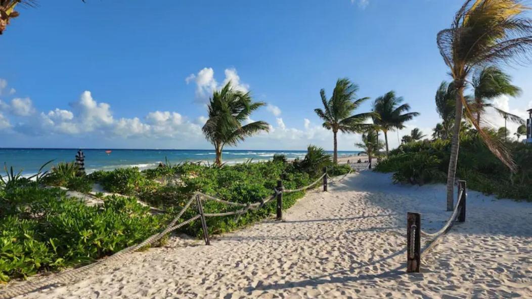 Luxury Beachfront Resort at MAREAZUL view 3