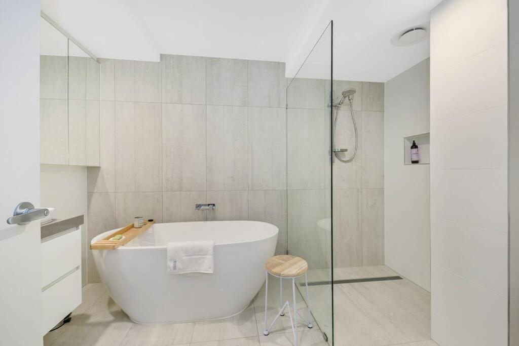 Hampton s Style Beach Retreat in Noosa s Heart