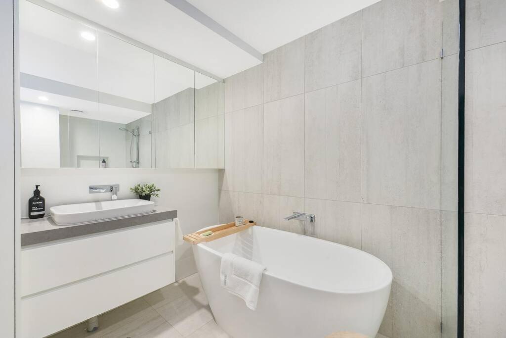Hampton s Style Beach Retreat in Noosa s Heart