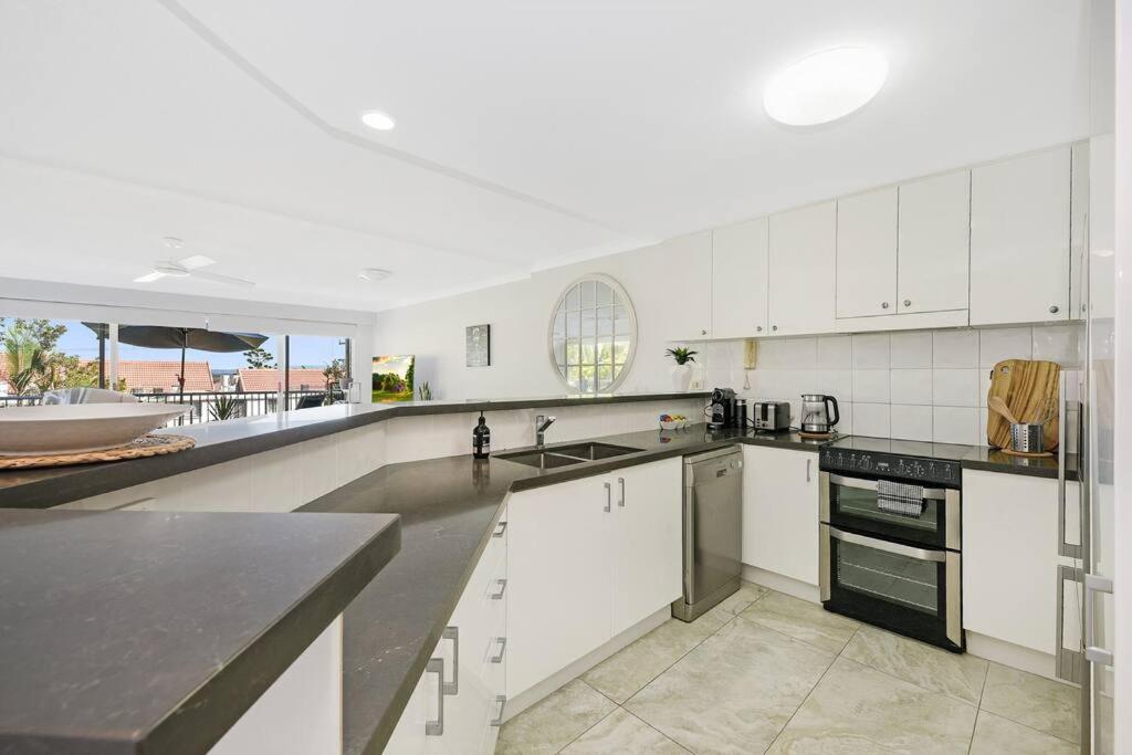 Hampton s Style Beach Retreat in Noosa s Heart