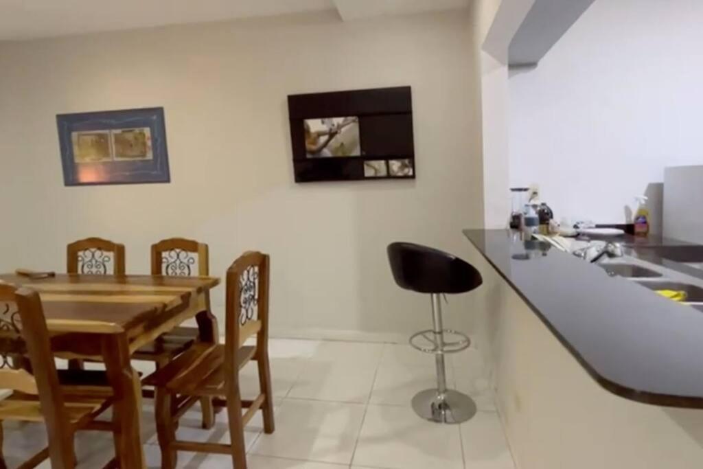 Duplex Aeropuerto c/cochera cerrada view 4