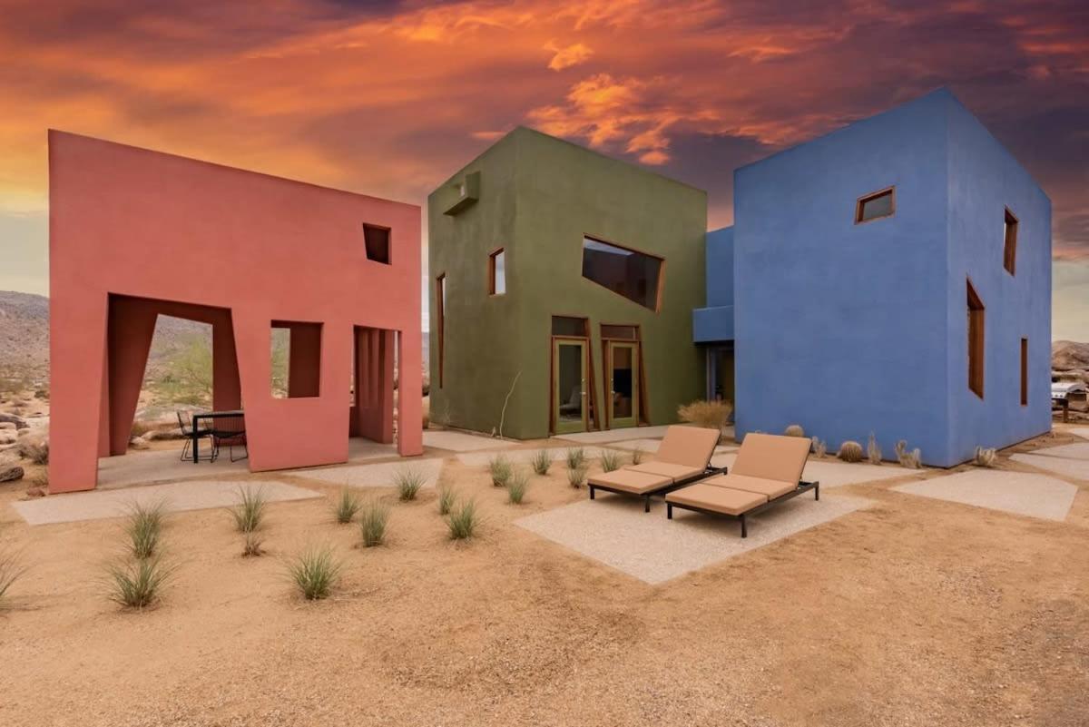 Josh Schweitzer's Monument House Joshua Tree view 5