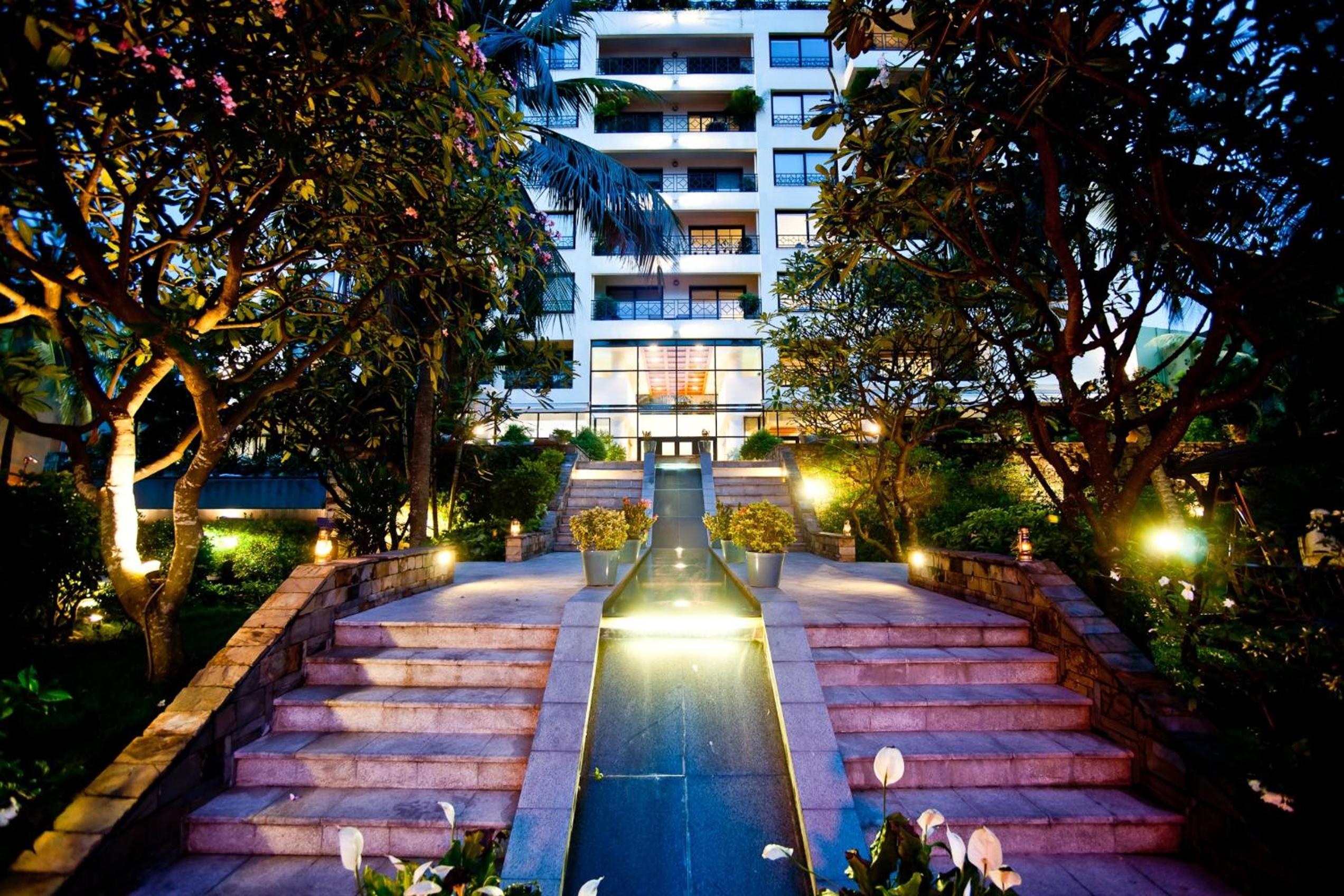 Hotel Saigon Domaine Luxury Residences - Image 1