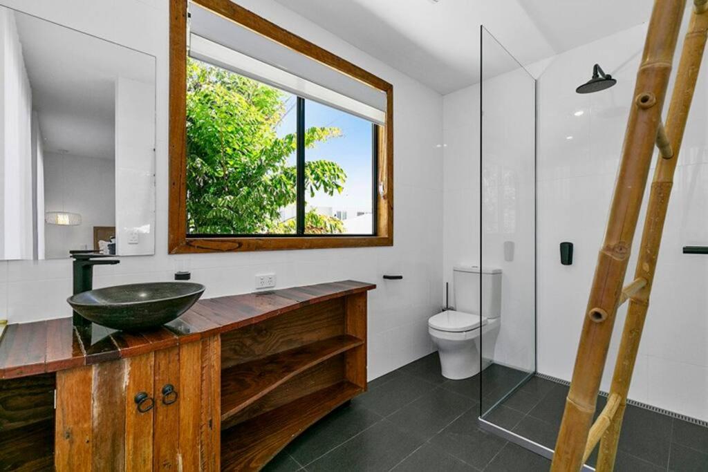 Pet Friendly Tropical Escape in Sunshine Beach