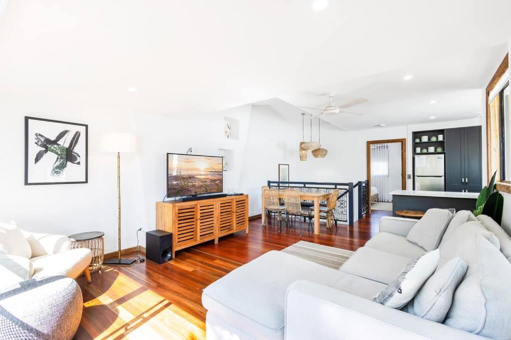 Pet Friendly Tropical Escape in Sunshine Beach