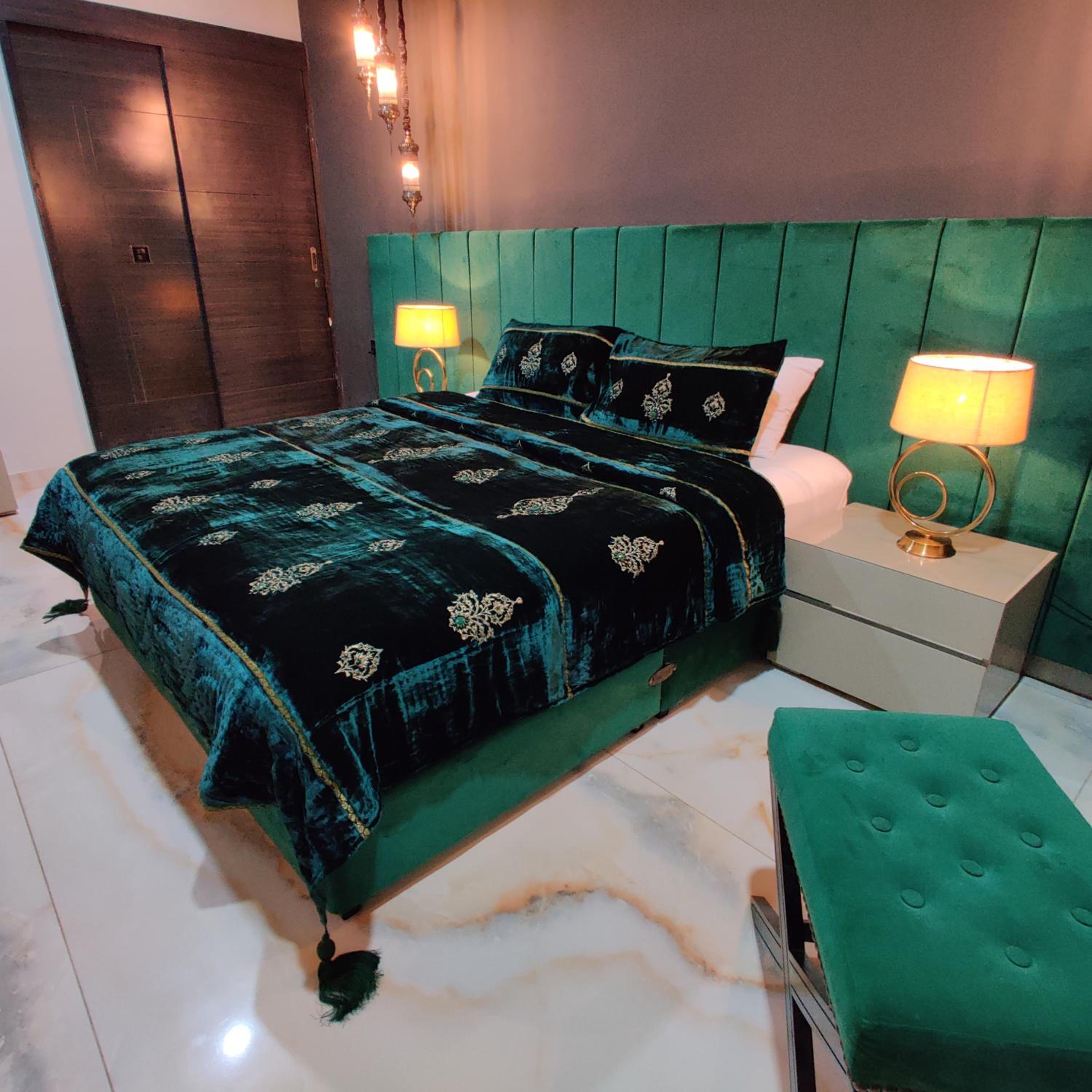 Elite,16 Bedrooms 16 bath Block 6 Gulshan-e-iqbal view 5