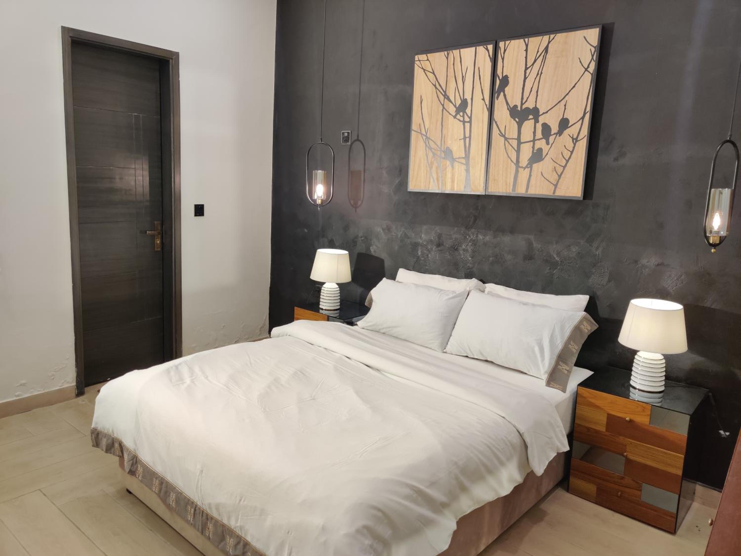 Elite,16 Bedrooms 16 bath Block 6 Gulshan-e-iqbal view 4