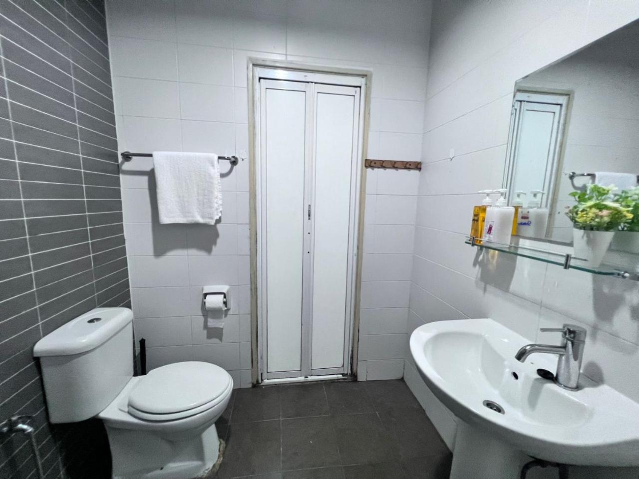 Johor Austin Ikea Lake View 2pax Netflix WIFI