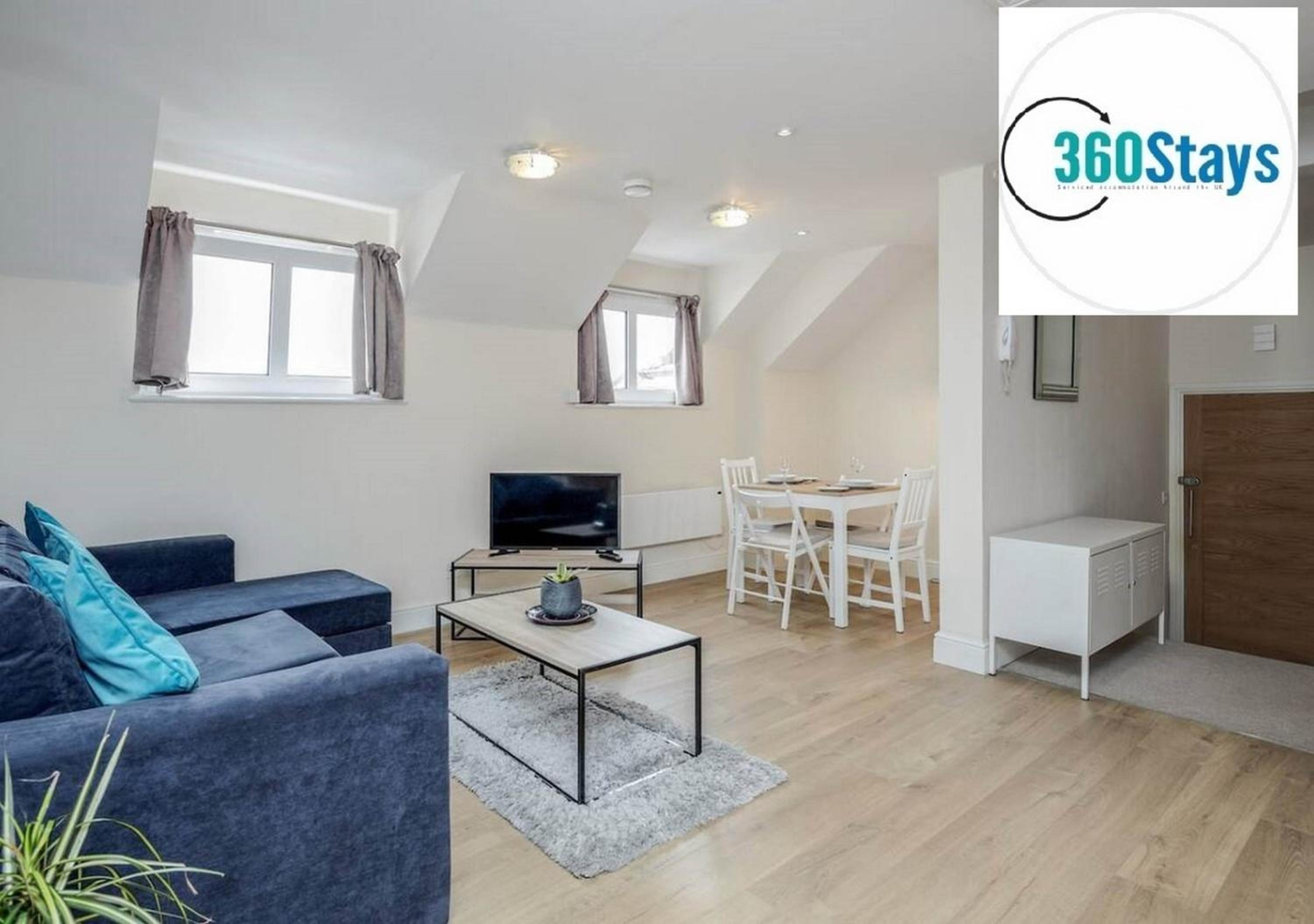 Luxury 1 Bedroom Apartment 06 with Parking in Maidenhead by 360stays view 5