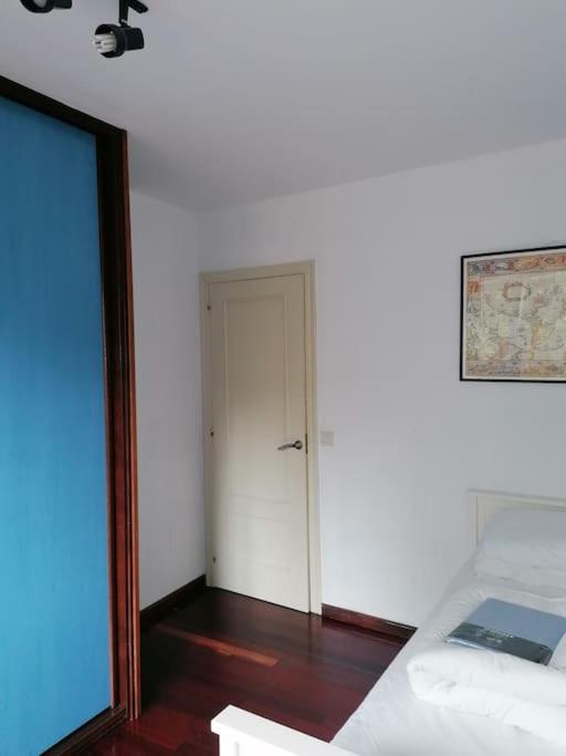 Apartamento urbanización privada. Piscinas. Tenis