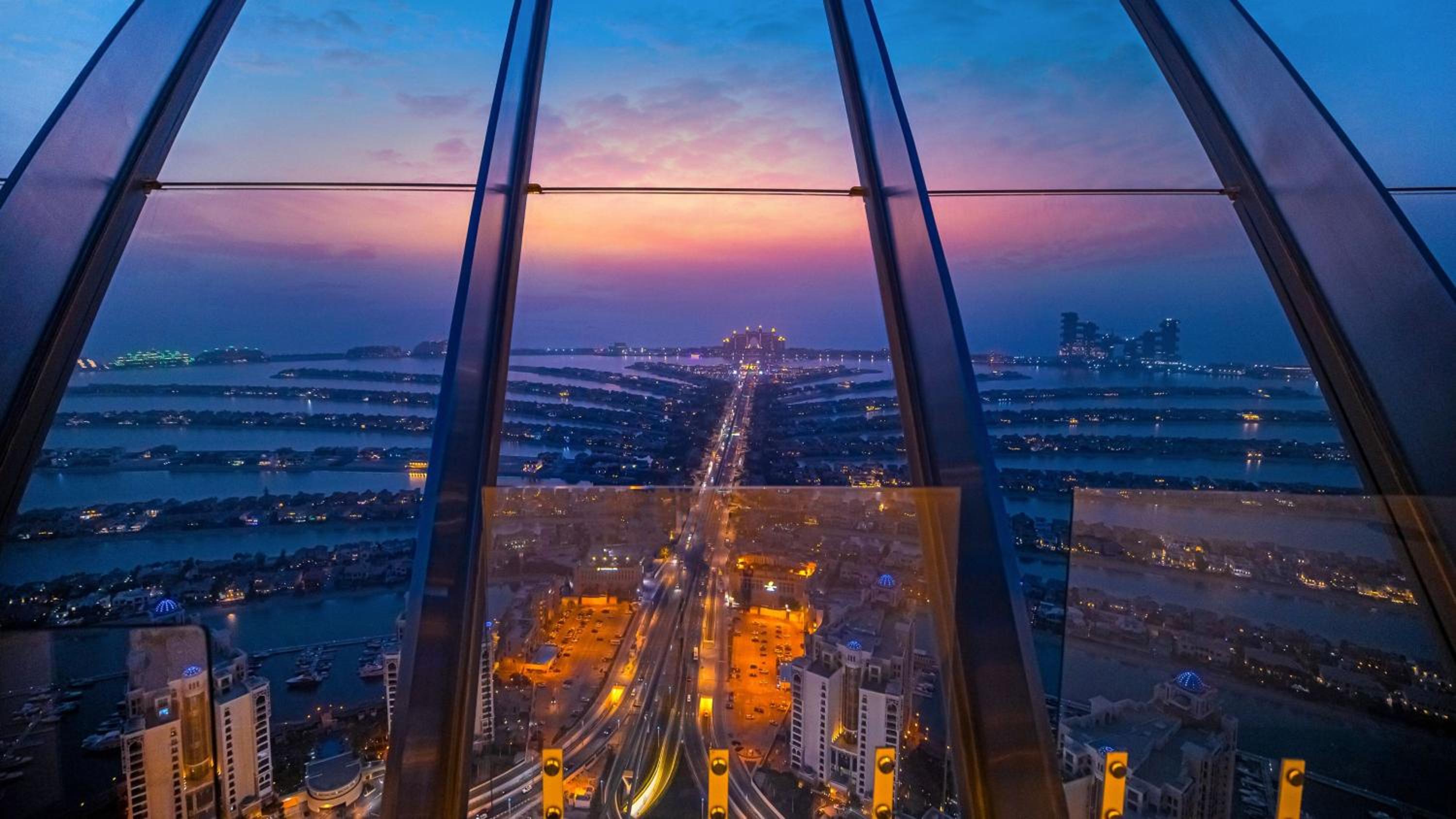 The Palm Tower, Nakheel Mall, Palm Jumeirah