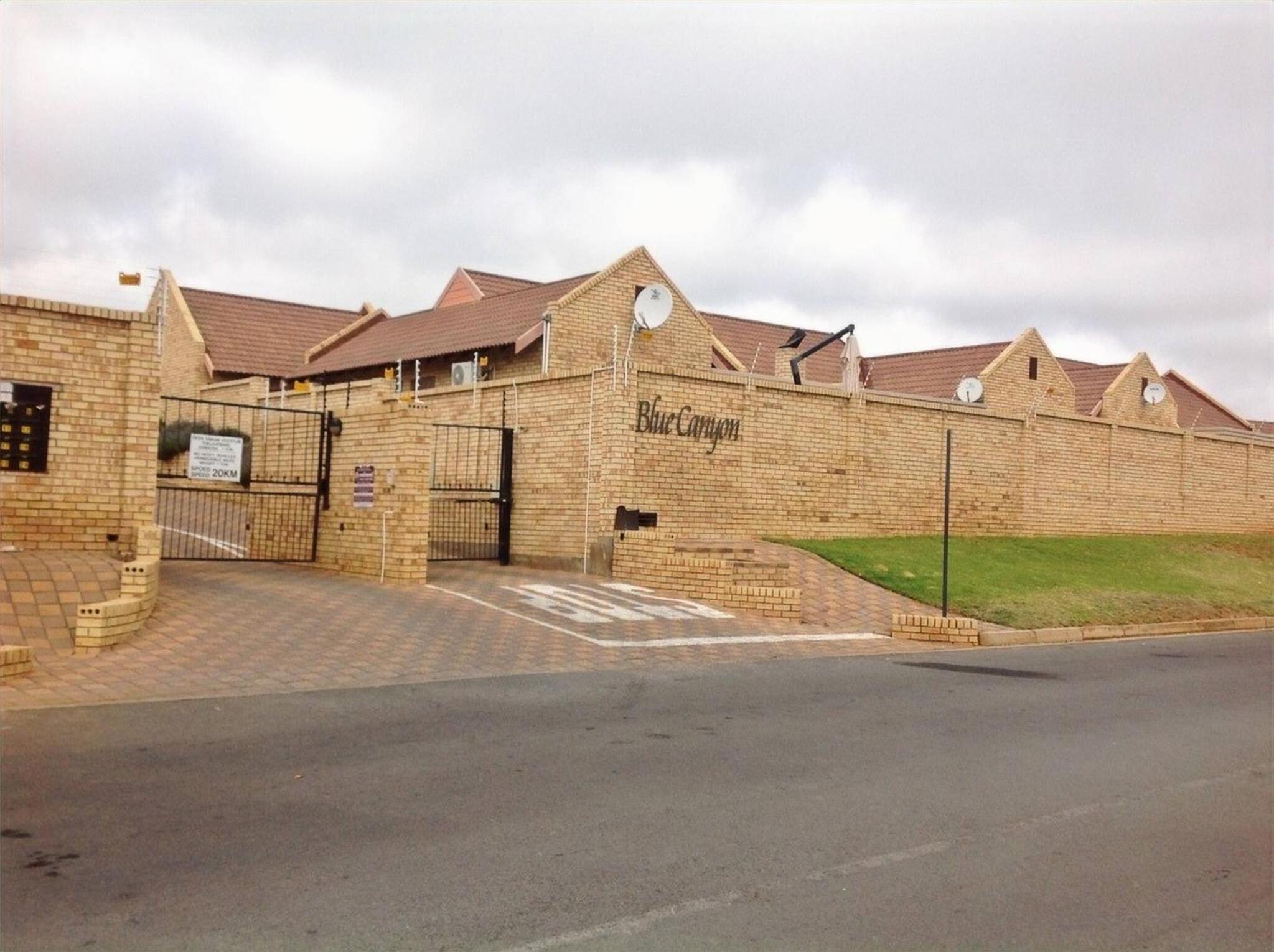 Fully Furnished Rentals Bloemfontein view 4