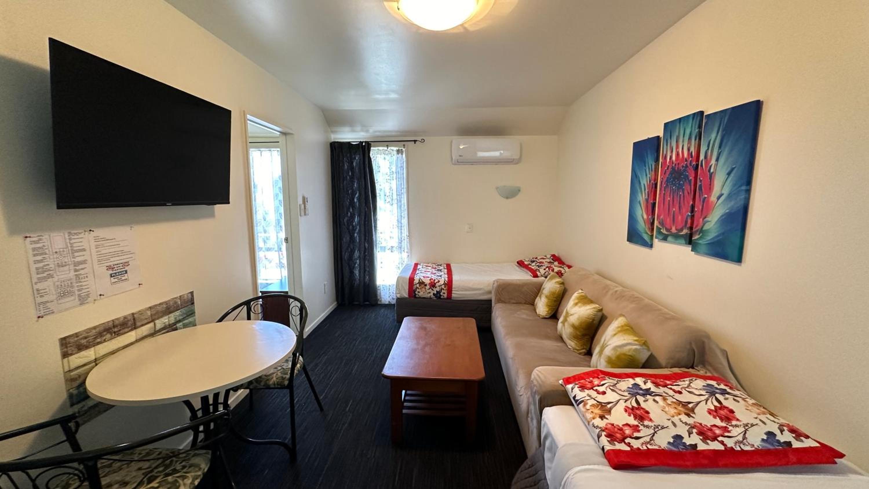 Samhil Motor Lodge