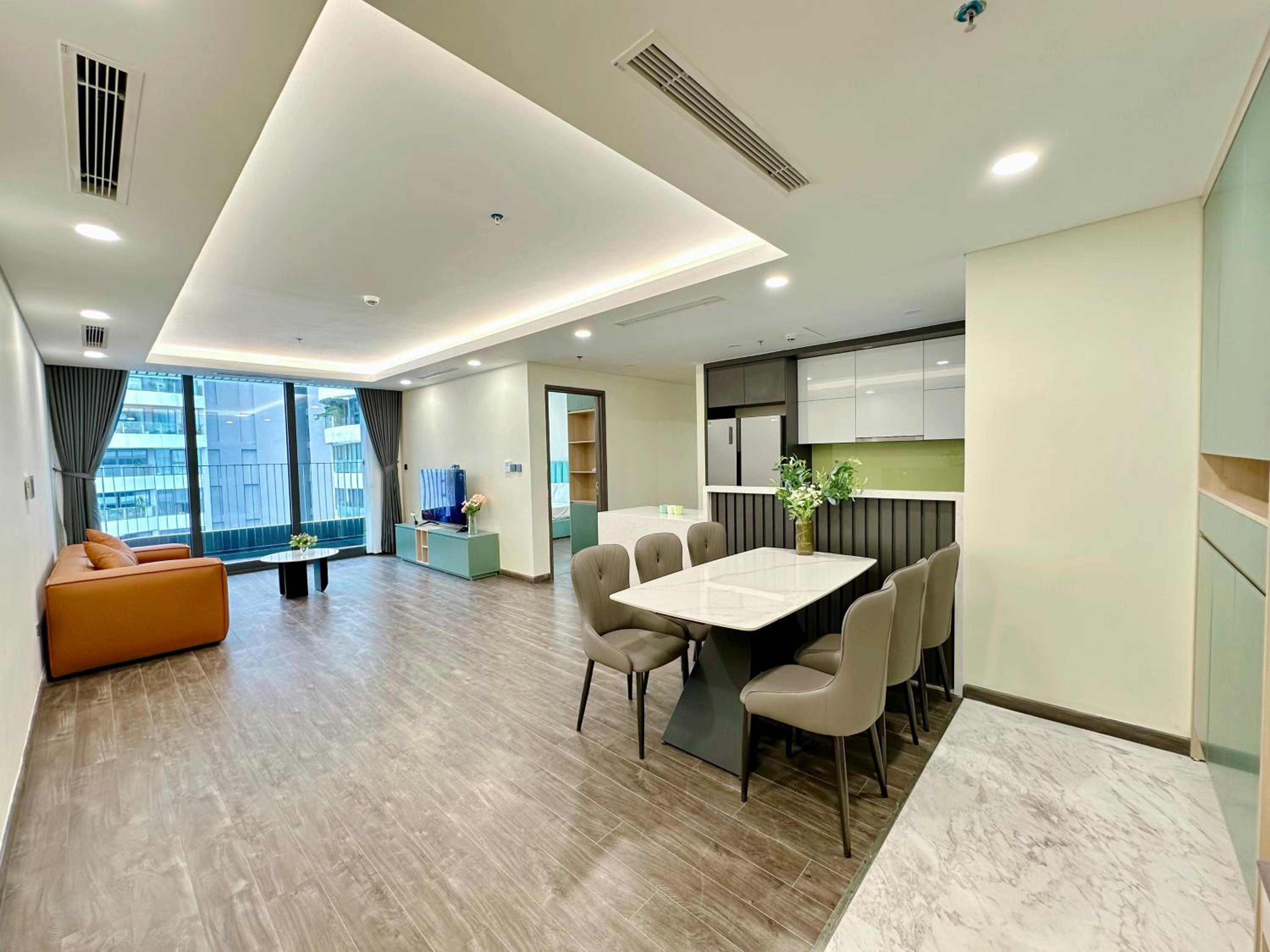Apartments in Han Jardin Building next West Lake