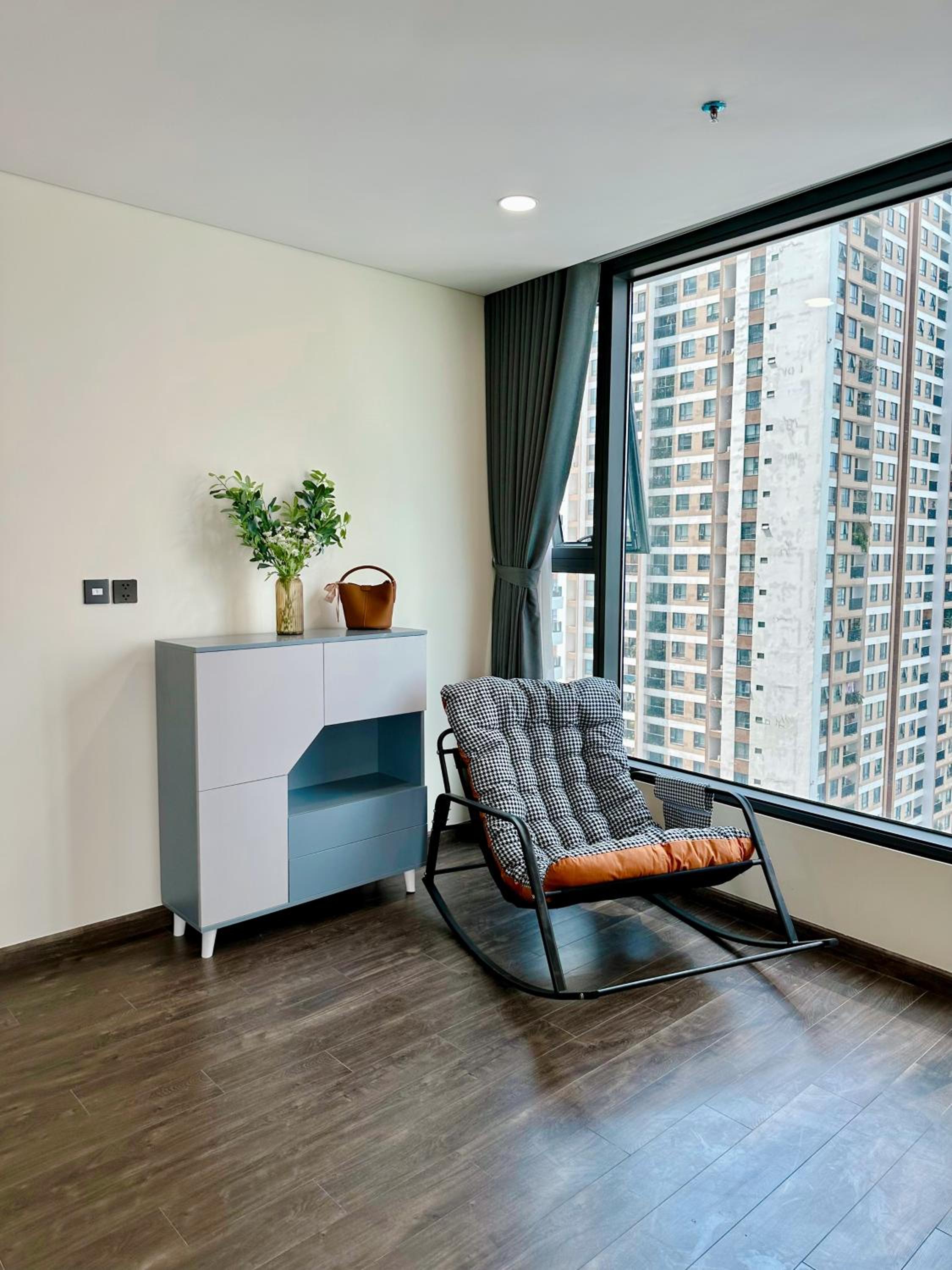 Apartments in Han Jardin Building next West Lake