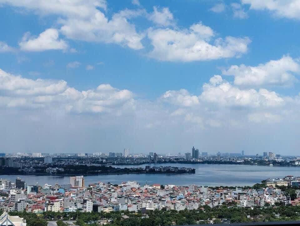 Apartments in Han Jardin Building next West Lake