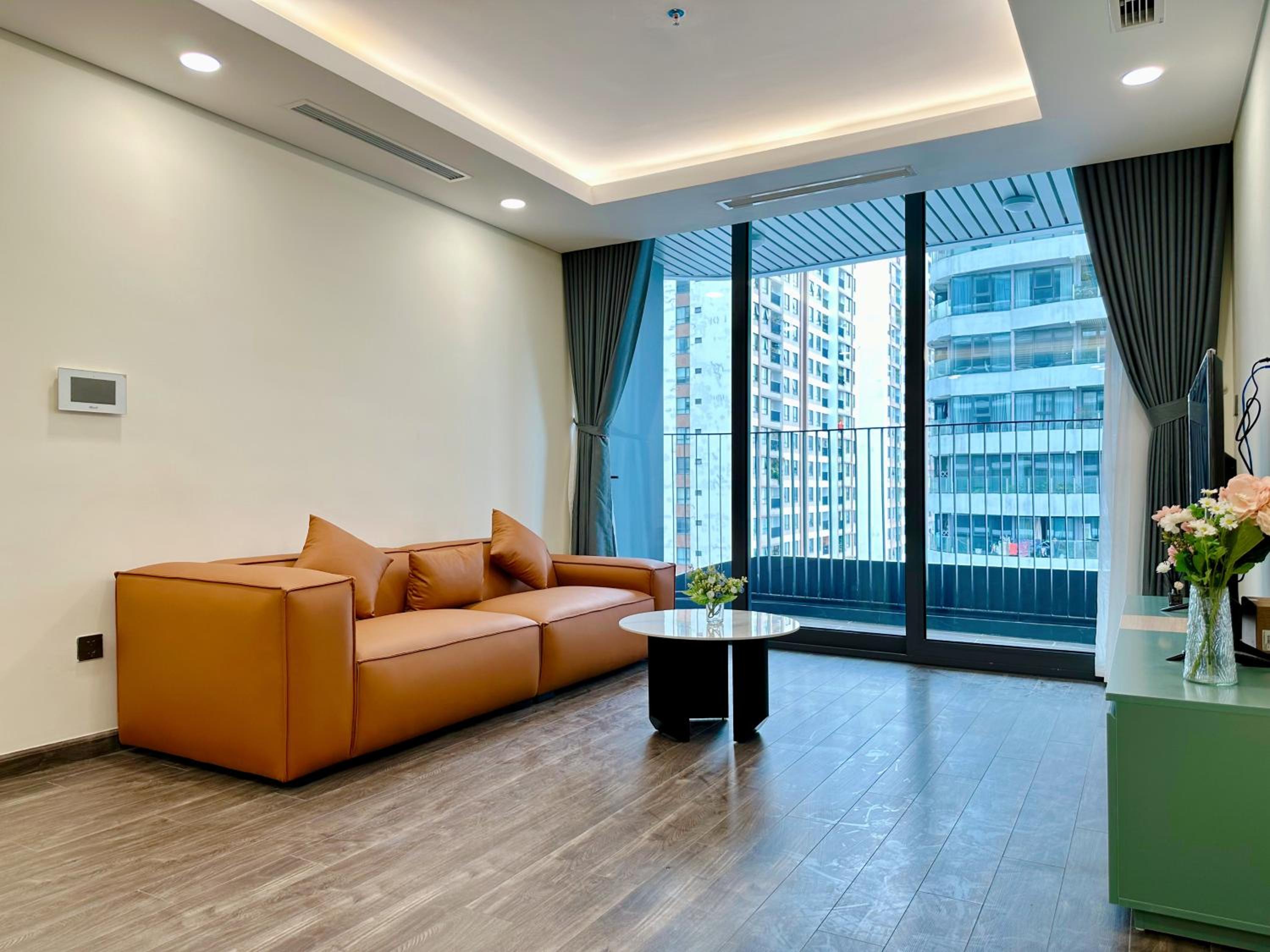 Apartments in Han Jardin Building next West Lake