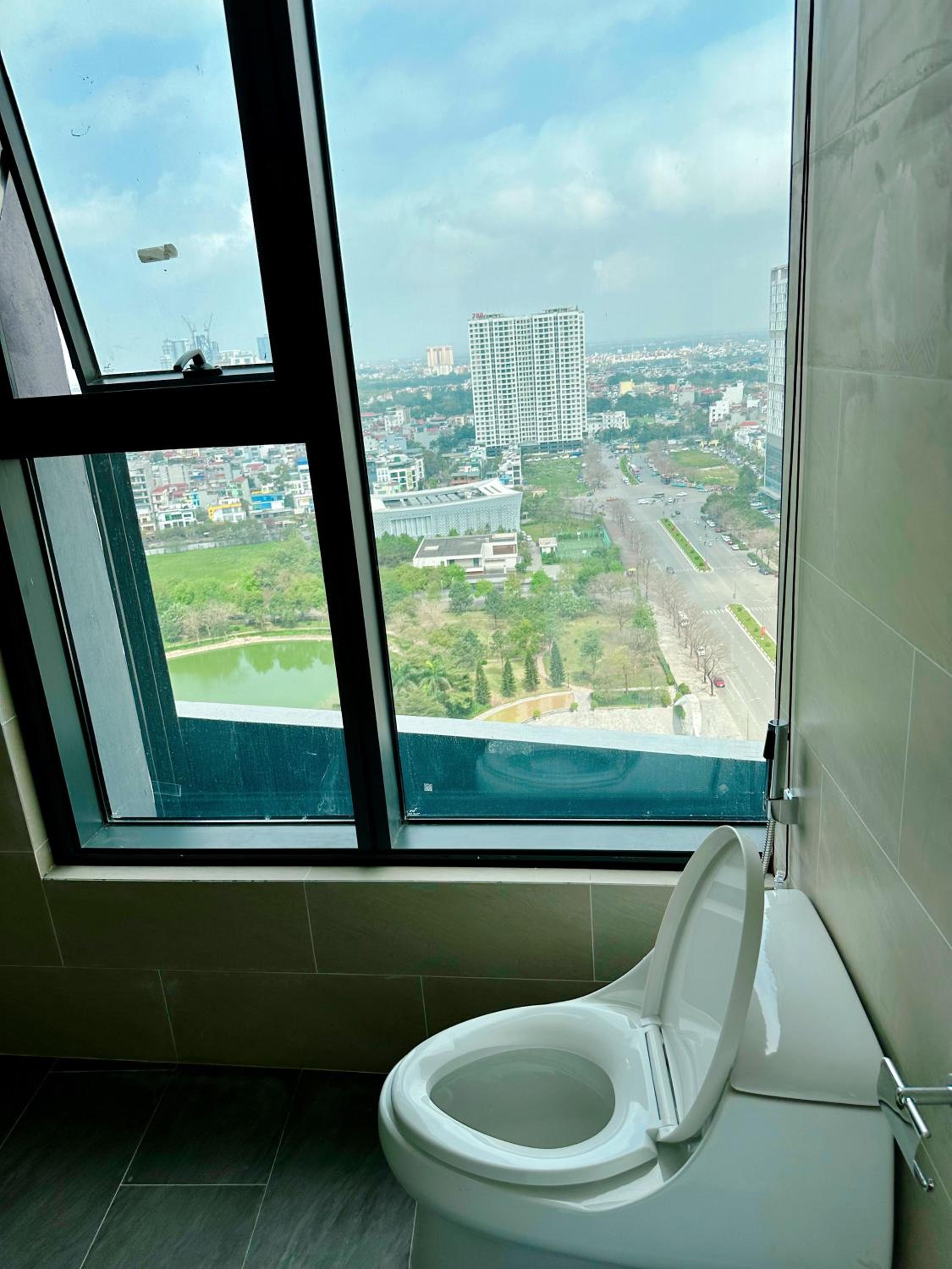 Apartments in Han Jardin Building next West Lake