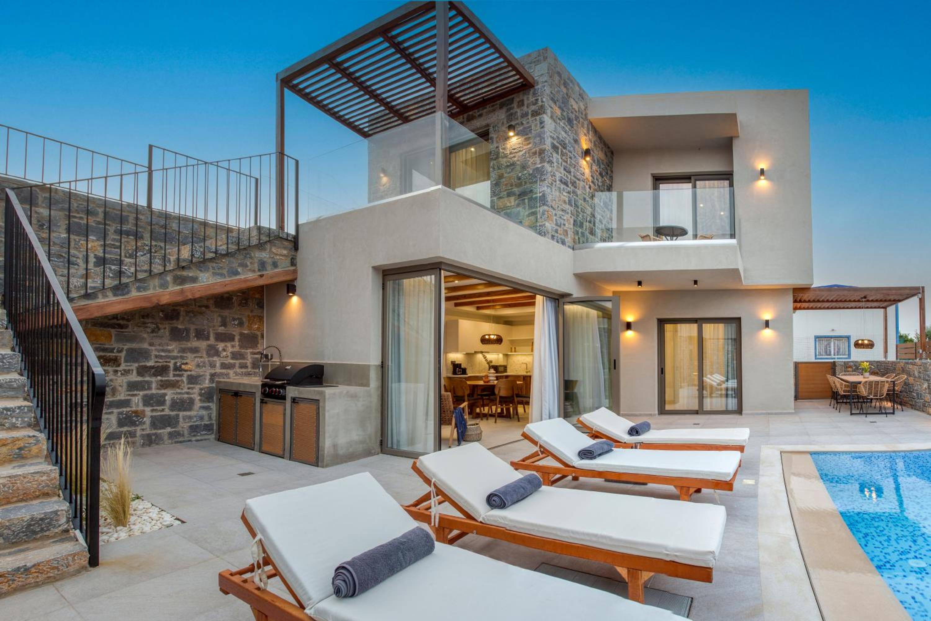 Hotel Stefi Villas - Deluxe Pool Bliss Retreats - Image 1